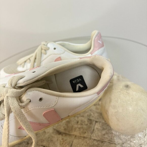 VEJA V-10 CWL Vegan Leather Sneaker in White/Petale Pink Size EU 37/US 6 - Picture 8 of 8